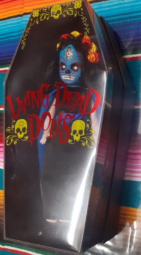 Living dead dolls santeria - dead,