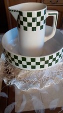 Ancien ensemble  de toilette  à damier  broc+cuvette+2 coupelles en céramique  