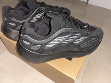 Adidas Yeezy 700 - V3 - Dark