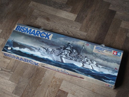 Grande maquette bateau - grande,