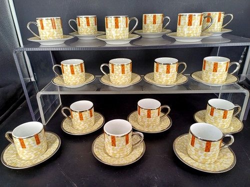 Tasses soucoupes en - 16,