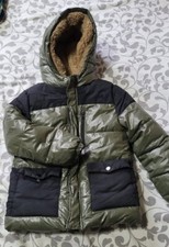 Doudoune kaki et noire garçon