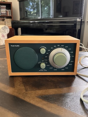 Tivoli audio model one - model, radio