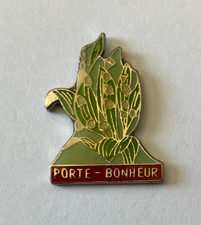 94 - Pin's PORTE BONHEUR - MUGUET à 13 CLOCHETTES - LUCKY CHARM