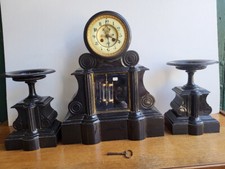 HORLOGE PENDULE NAPOLEON III MARBRE BALANCIER MERCURE AVEC 2 CASSOLETTES N°25