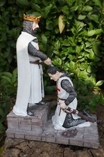 HF1729 FIGURINE TEMPLIER MEDIEVAL AGENOUILLE ADOUBEMENT KNIGHT  CHEVALIER 