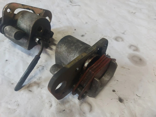 Etriers avant quad - (les,