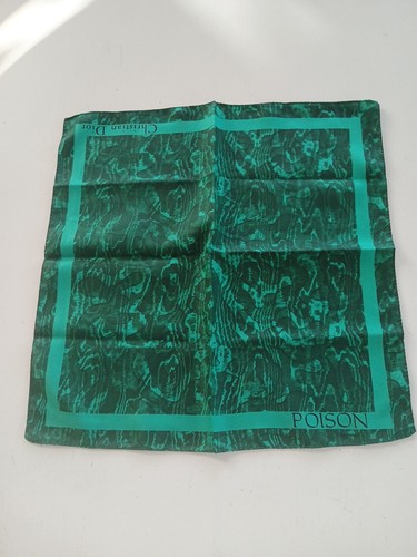 Carre 33x33 poison christian - carre,