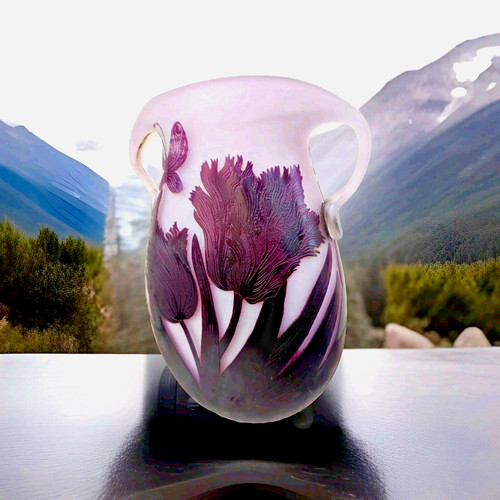 Vase dégagé acide - a, signé