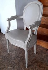 Fauteuil de style Louis XVI
