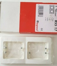 85517 LEGRAND SAGANE Plaque