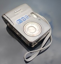 App. Photo Vintage mérique NIKON Coolpix L2 6Mp. Zoom Optique x3  AA Piles 