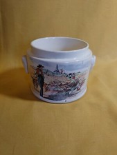 Pot sans son couvercle en