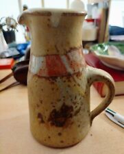 Ancien Joli pichet en grès pyrité et émaillé, signé à identifier
