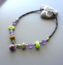 Collier vert et violet en perles artisanales verre au chalumeau et argent 925