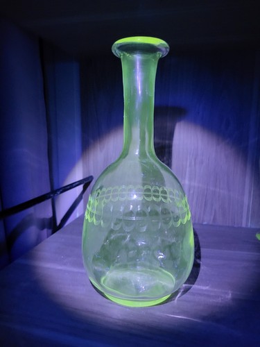 Ancienne carafe en verre - ,