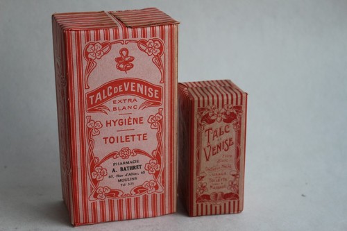 Anciennes boites publicitaires