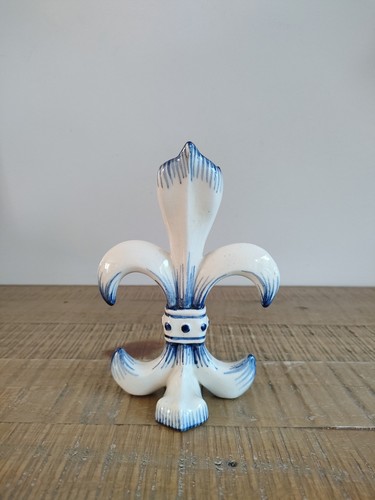 Vase forme fleur de lys - en,