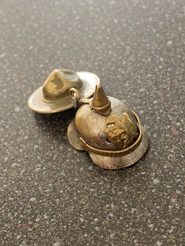Casque pointe miniature - casque,