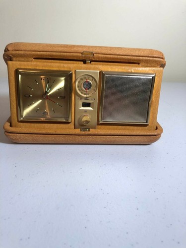 Vintage traveling radio - radio, alarm
