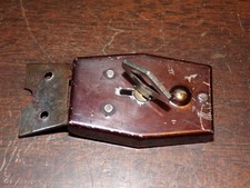 Ancienne serrure boite