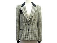 VESTE CHANEL A CARREAUX BROCHE