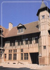 10 TROYES MAISON MEDIEVALE