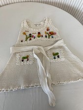 Robe péruvienne bébé en coton beige décoré 12 mois environ