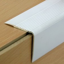 Nez de marche aluminium avec