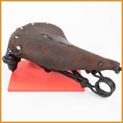 Selle cuir dea années 40 - selle,