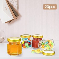 Petits bocaux en verre avec