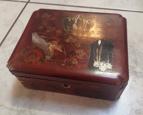 Ancienne boite bois laqué - boite,