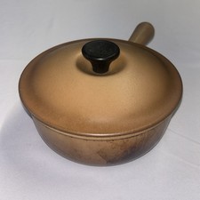 A4/ CASSEROLE EN FONTE LE