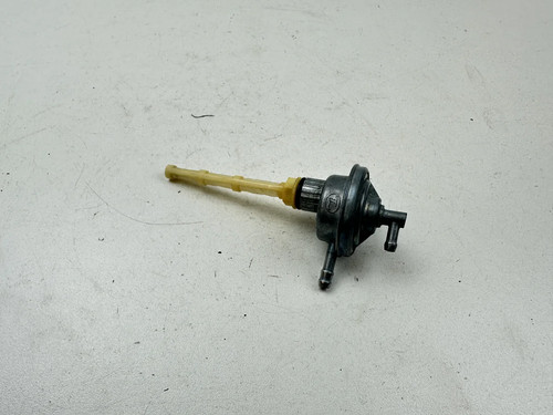 Robinet essence peugeot kisbee - robinet,