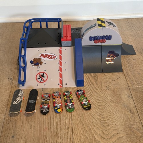 Tech deck fingerboard ramp - tech,