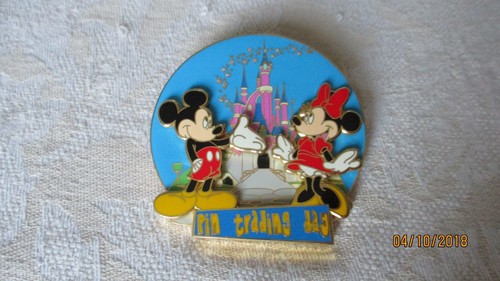 Pins disney jumbo pin trading - disney,