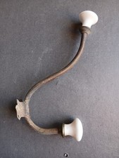 Porte manteau patère ancienne avec bouts en porcelaine