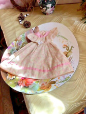 robe poupee corolle jaune petites fleurs rose en bon etat je peux grouper