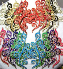 LOT de 2 ÉCUSSONS PATCH thermocollant SYMÉTRIQUE ARABESQUE DORÉ **18 x 9 cm** 