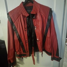 Michael Jackson Thriller Size