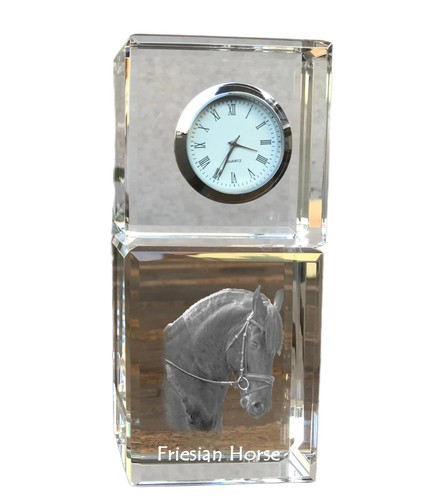 Cheval frison horloge - , en