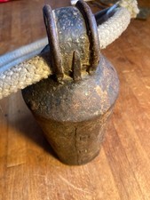 très  ancienne sonnaille - acier forgé-montagne--alpage chèvre-vache clarine