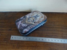 LOT DE 16 "BILLES" DE VOTE + BOÎTE MÉTAL SYMBOLES MAÇONNIQUES FRANC MAÇONNERIE