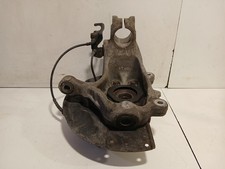 Moyeu de roue avant gauche