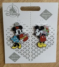 Disney Mickey and Minnie Couples Pin Set Keep One Share One New with Card
