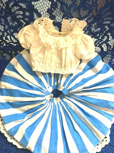 Ancienne robe avec - robe,