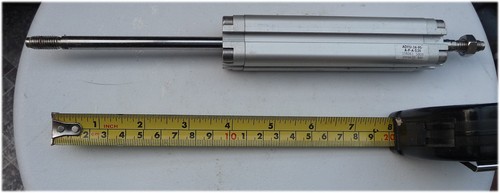 Cylindre pneumatique piston - à,
