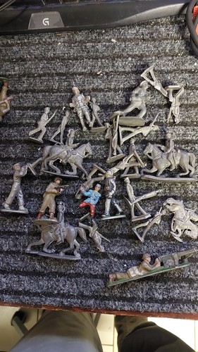 Lot toutes epoques figurines - lot,