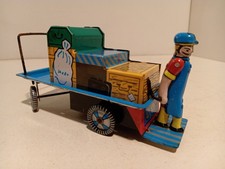 CN Chariot de gare avec conducteur et bagages mecanique tole 1/18 BE