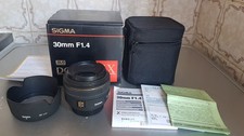 pour NIKON : SIGMA AF 30 f/1.4 EX-HSM. Trés bon état: